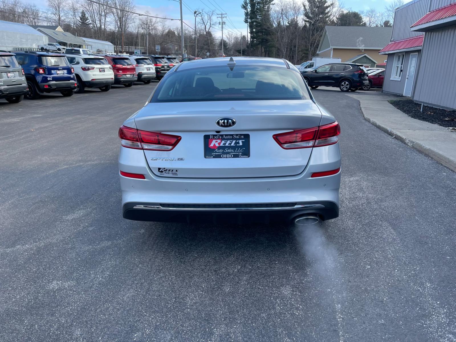 2019 Silver /Black Kia Optima LX FE (5XXGT4L37KG) with an 2.4L I4 DOHC 16V engine, 6A transmission, located at 547 E. Main St., Orwell, OH, 44076, (440) 437-5893, 41.535435, -80.847855 - Photo #8